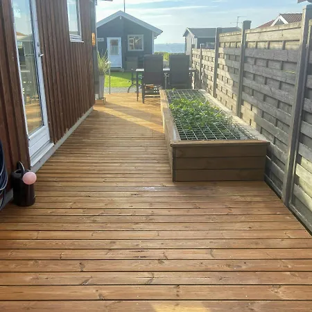 Newer House With Loft 25 M From Semesterbostad *